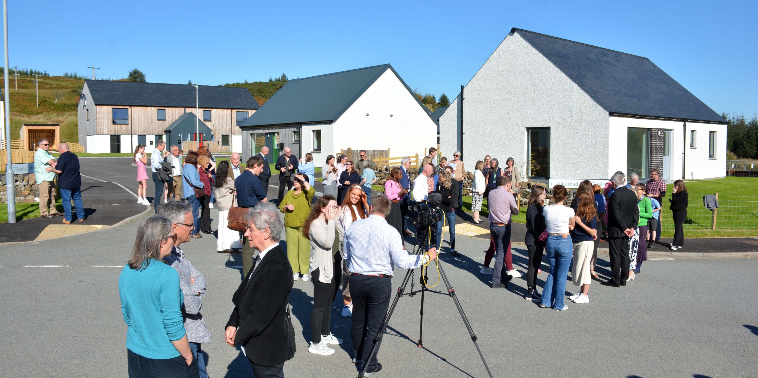 FOSGLADH TAIGHEADAS ÙR NA CILLE BIGE